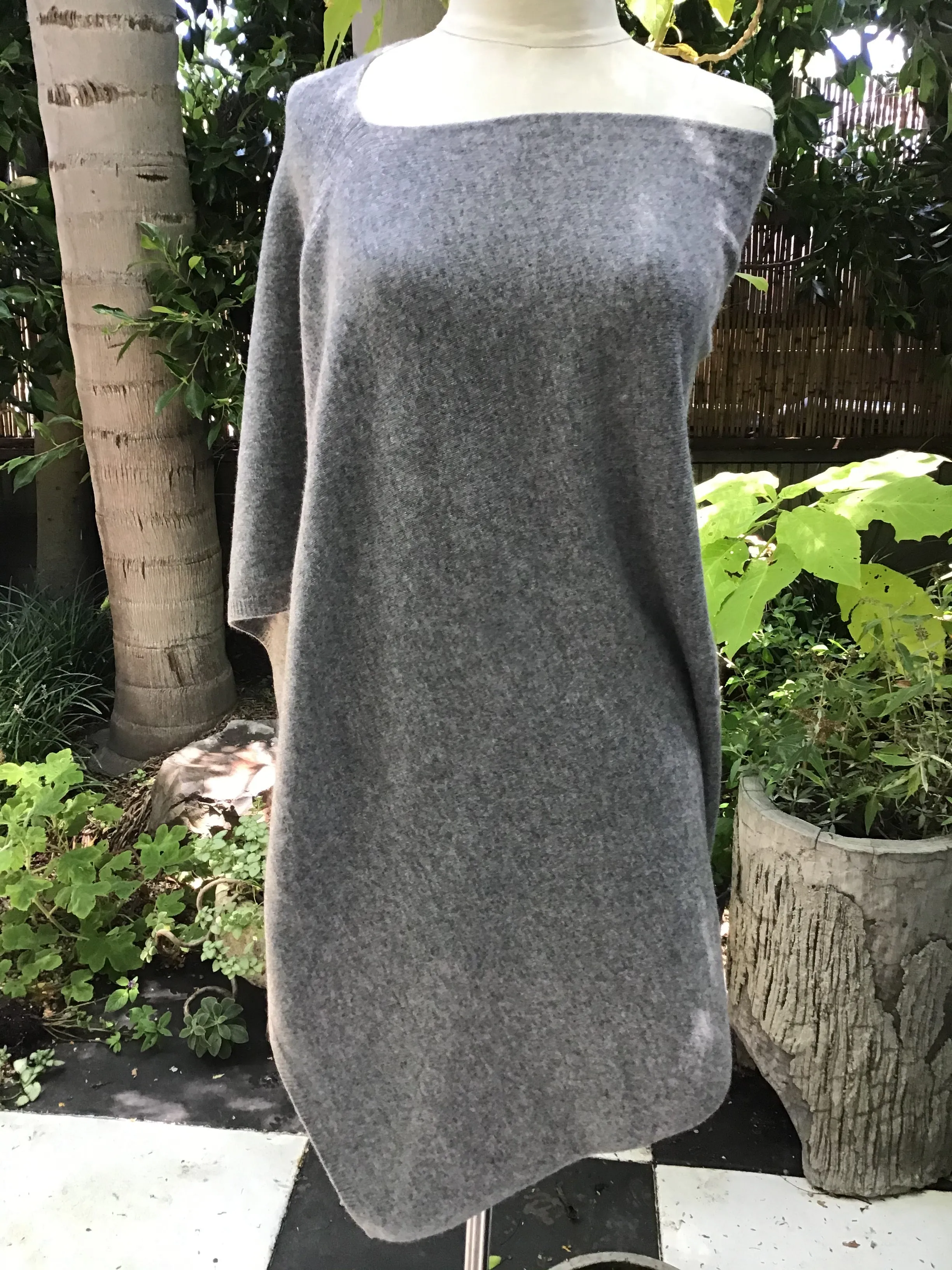 100% Cashmere Poncho / Mocha