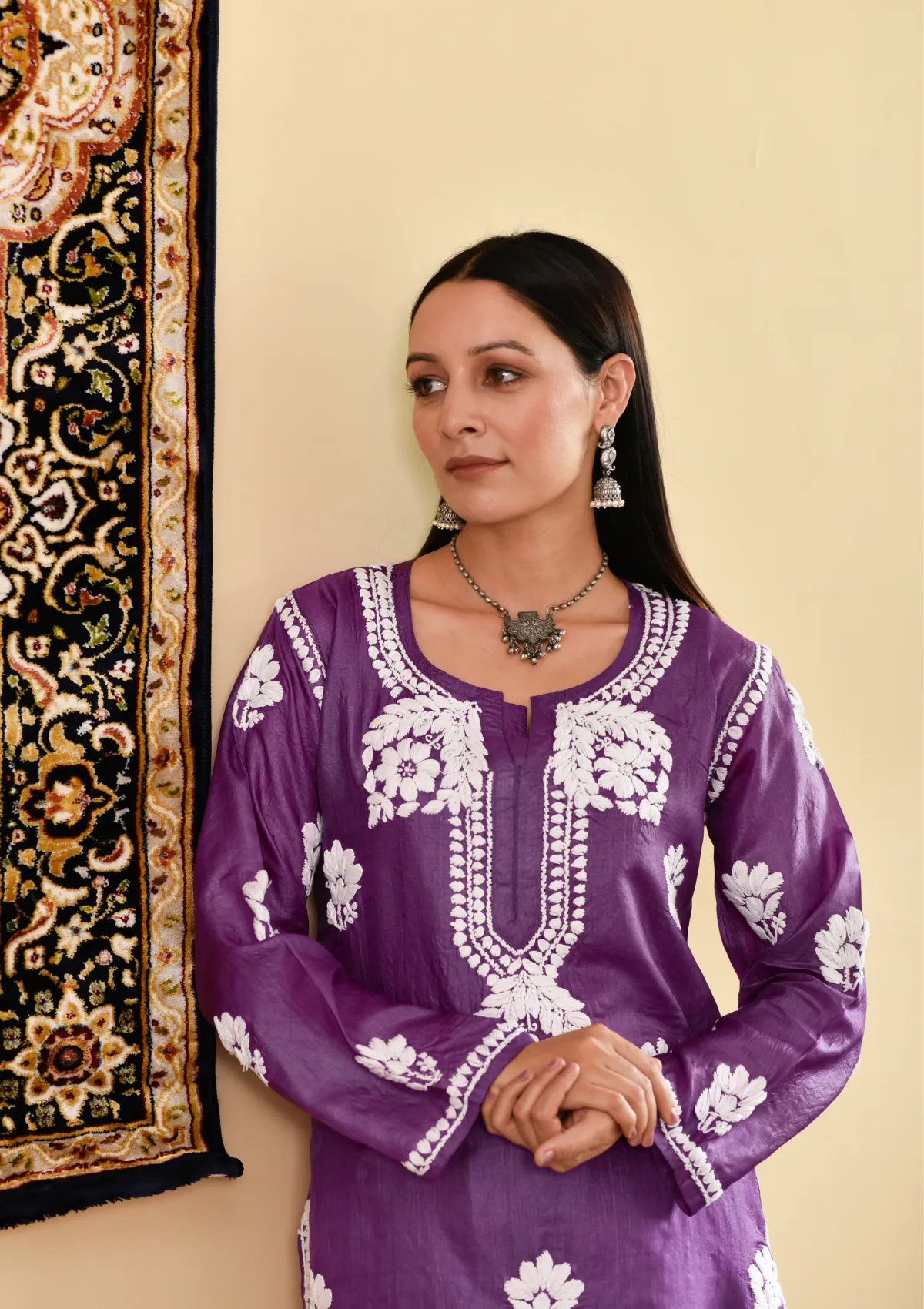 Aziza Chikankari Silk Straight Kurta