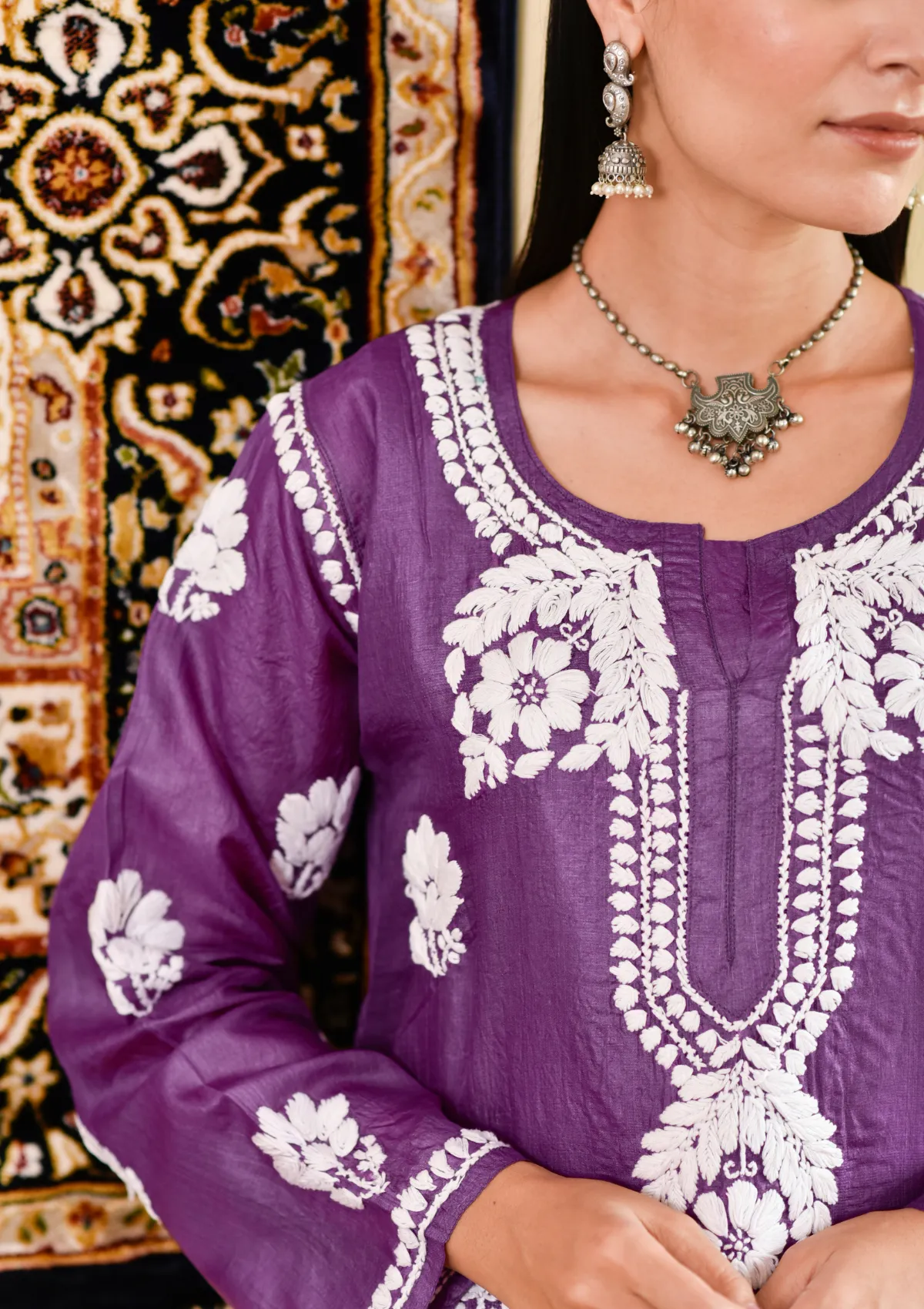 Aziza Chikankari Silk Straight Kurta
