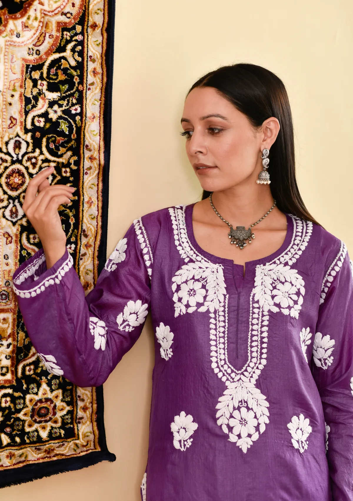 Aziza Chikankari Silk Straight Kurta