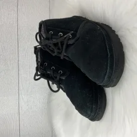 Boots Ankle Flats By Ugg In Black, Size: 8