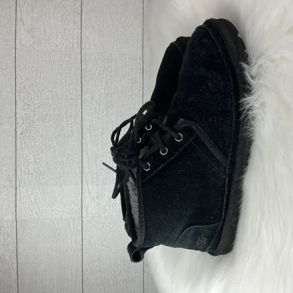 Boots Ankle Flats By Ugg In Black, Size: 8