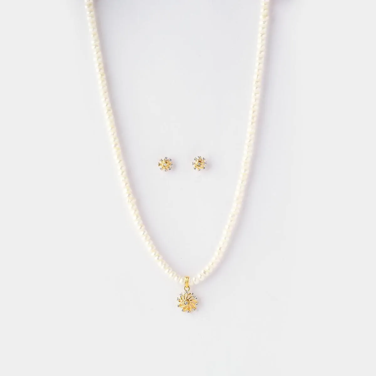 Elegant Pearl Necklace Set