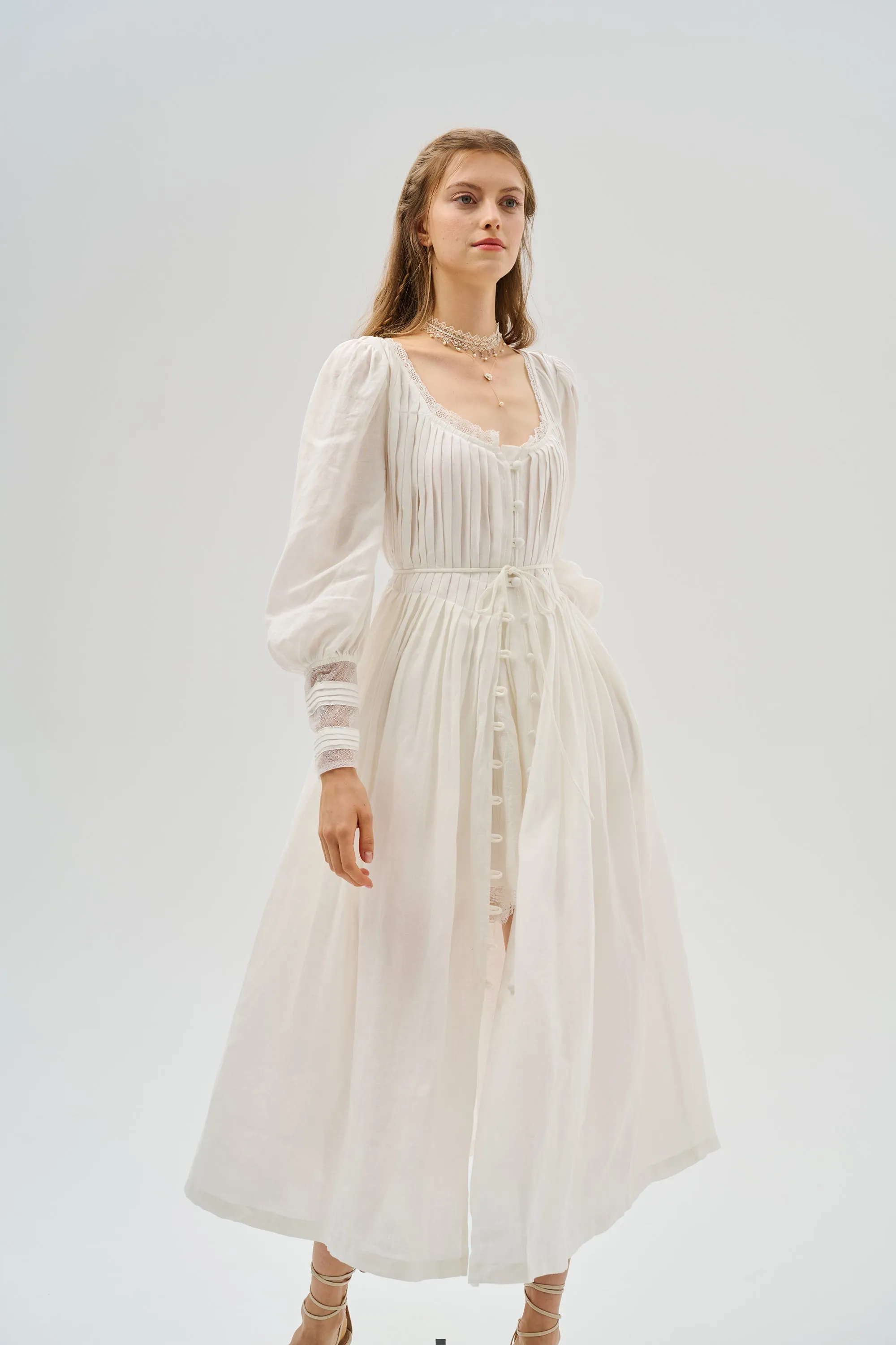 Josefina 19 | Dreamy Pleated Linen Gown