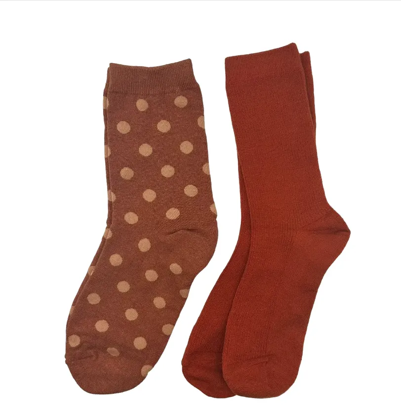 Porto rust and Barcelona sock box duo with pin