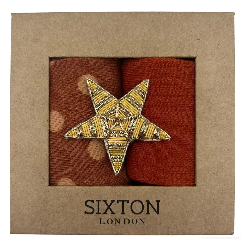 Porto rust and Barcelona sock box duo with pin