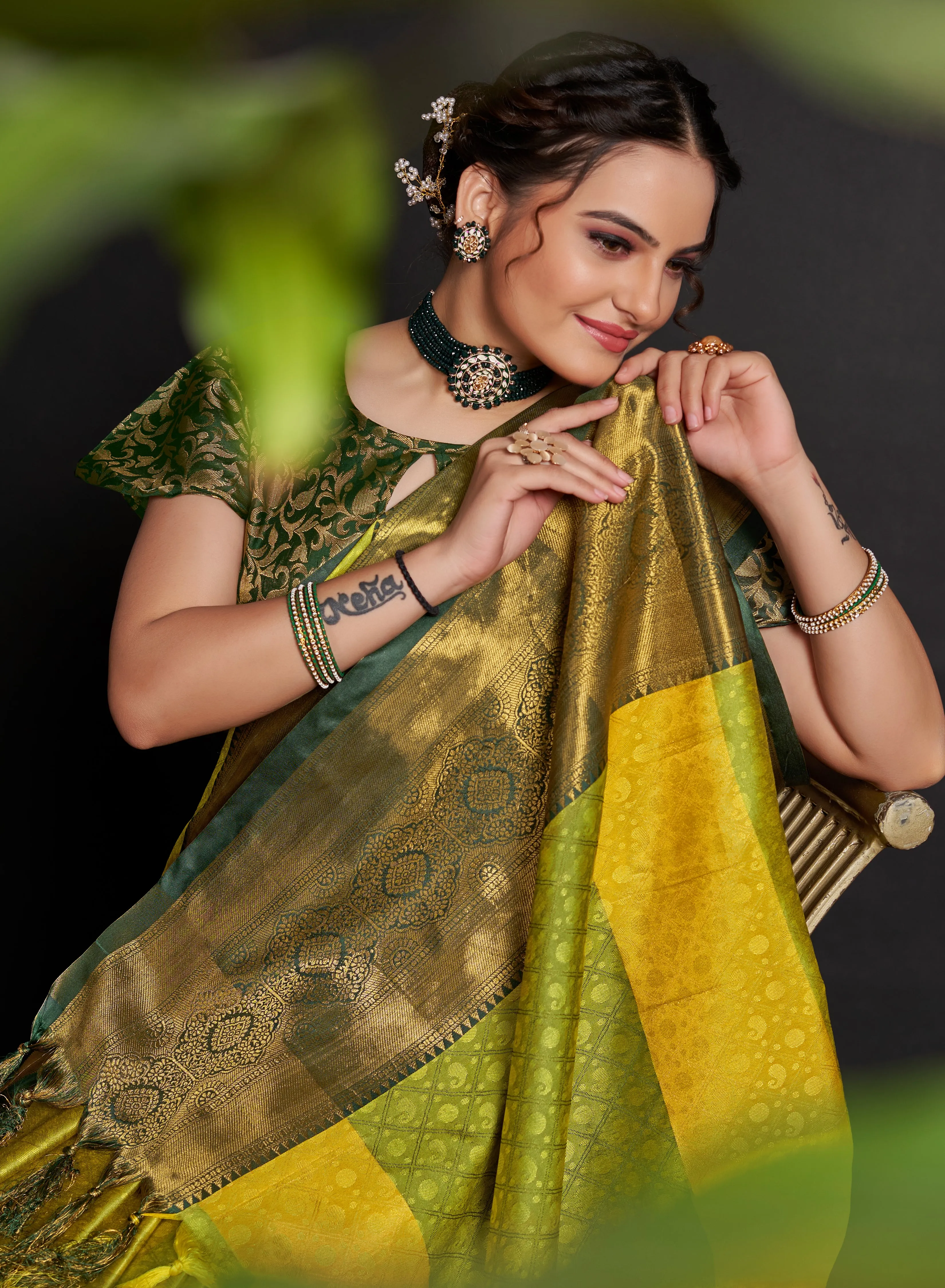 Women Party Wear Weaving Soft Silk Yellow & Green colour Saree with Un-Stitched Blouse